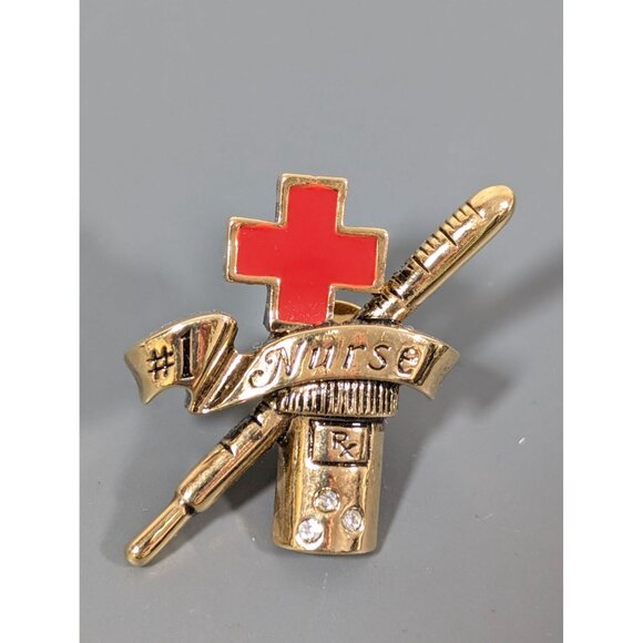 Vintage Avon Number 1 Nurse Pin Brooch Gold Tone Red Cross - Picture 1 of 6